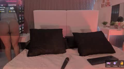  ZOE  online show from 11/17/25, 09:31