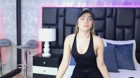 ZoeWilliis online show from 11/03/25, 12:39