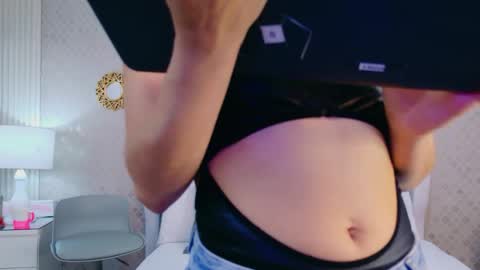 ZoeWilliis online show from 05/27/26, 12:13