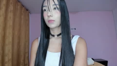 Snapshot of zoey_babyqueen19 chatting on 03/04/26, 01:33 Zoey online show from 03/04/26, 01:33