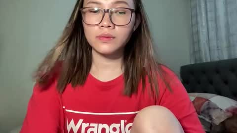 zoey_foryou online show from 10/31/25, 02:56