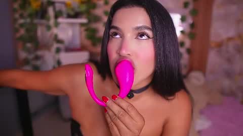 Snapshot of zoey_fox_ chatting on 06/10/26, 01:06 zoey fox online show from 06/10/26, 01:06
