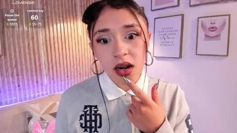 Zoey  online show from 04/03/26, 01:20