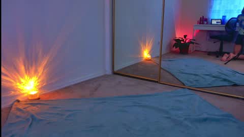 Zoeydanner online show from 01/19/25, 06:00