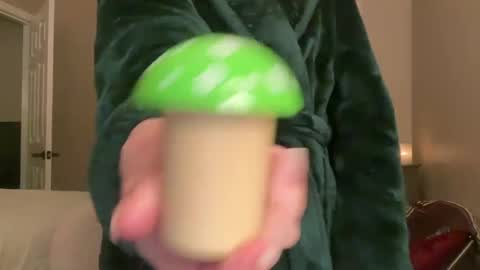 Zoeydanner online show from 02/05/25, 04:27