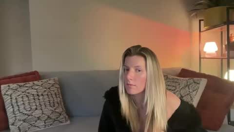 Zoeydanner online show from 02/12/26, 11:33
