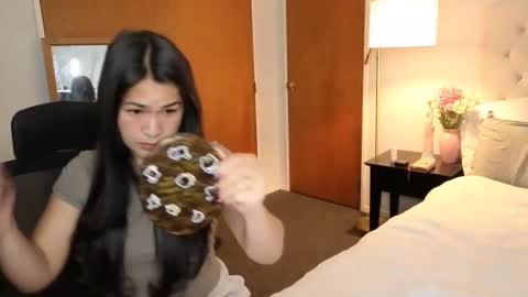 Snapshot of zoeyjohnson24 chatting on 04/08/26, 11:10 zoeyjohnson24 online show from 04/08/26, 11:10