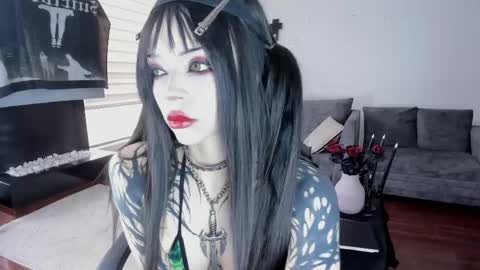 SOPHIE    online show from 04/22/26, 07:15