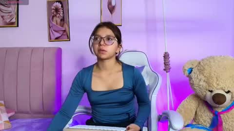 Zoe online show from 02/17/26, 12:12