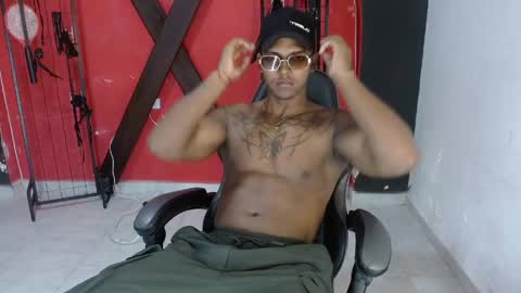 Snapshot of zoriel_derox chatting on 04/25/26, 06:38 Zoriel online show from 04/25/26, 06:38