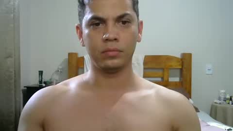 Snapshot of zoro_00 chatting on 11/30/25, 06:12 zoro_00 online show from 11/30/25, 06:12