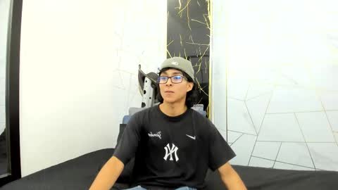     online show from 10/20/25, 07:25