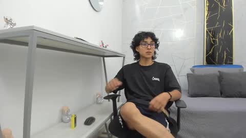     online show from 11/16/25, 07:41