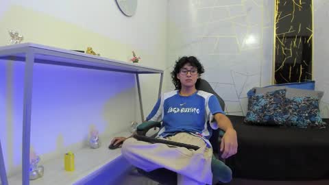     online show from 11/19/25, 07:25