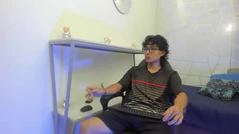     online show from 11/24/25, 07:46