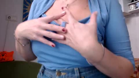 Snapshot of zosya1111 chatting on 12/15/24, 09:45 Zosya1111 online show from 12/15/24, 09:45