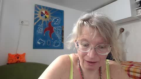 Snapshot of zosya1111 chatting on 01/22/25, 01:42 Zosya1111 online show from 01/22/25, 01:42