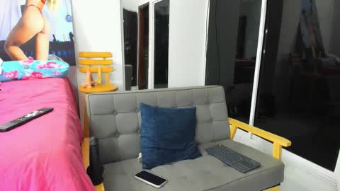 zou_quira online show from 01/07/26, 02:03