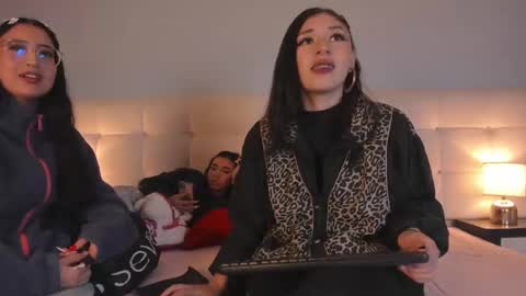 cintya kors online show from 01/14/25, 02:08