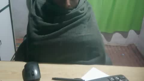 Snapshot of zoyakhan803 chatting on 02/17/25, 03:15 zoyakhan803 online show from 02/17/25, 03:15