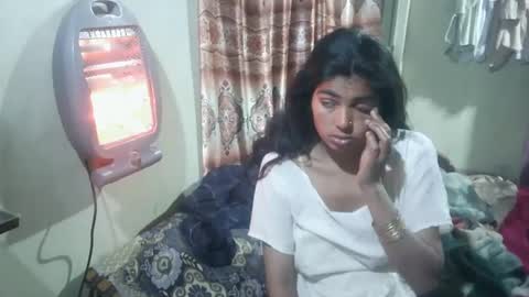 Snapshot of zoyakhan803 chatting on 02/28/25, 10:39 zoyakhan803 online show from 02/28/25, 10:39