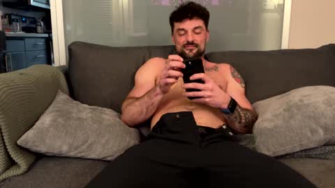 Zuko online show from 02/01/25, 01:44