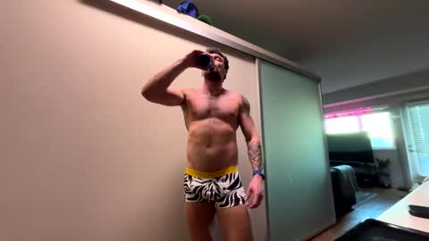 Zuko online show from 02/12/25, 12:48