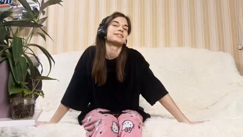 Snapshot of zulajaniak chatting on 03/03/26, 04:07 Joan online show from 03/03/26, 04:07