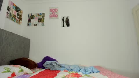 Snapshot of zule__williams chatting on 06/19/26, 08:40 zule online show from 06/19/26, 08:40