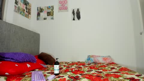 Snapshot of zule__williams chatting on 06/30/26, 09:21 zule online show from 06/30/26, 09:21