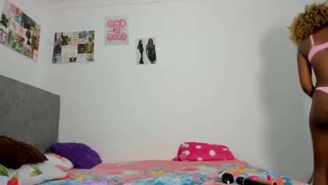 Snapshot of zule__williams chatting on 07/11/26, 08:50 zule online show from 07/11/26, 08:50