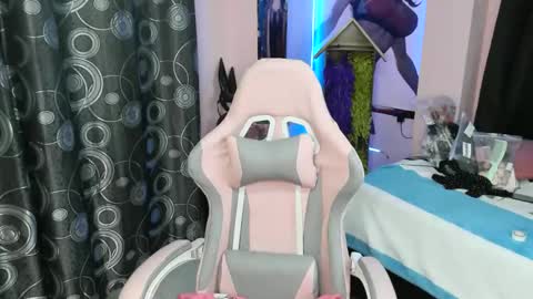 zulemapiel online show from 04/01/26, 02:12