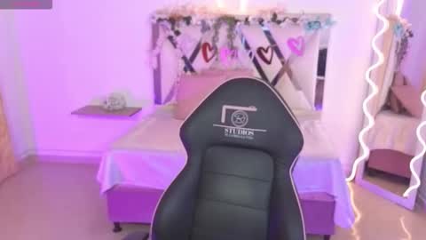 ZURY   online show from 09/25/25, 11:36