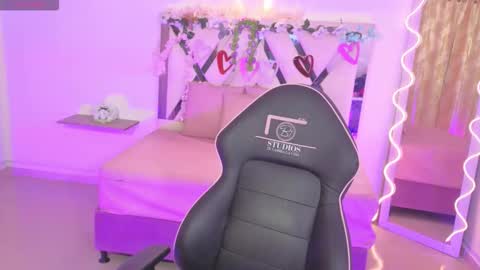 ZURY   online show from 10/03/25, 11:51