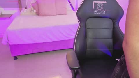 ZURY   online show from 10/25/25, 11:40