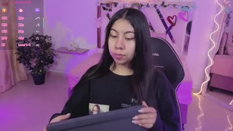 ZURY   online show from 11/08/25, 11:32