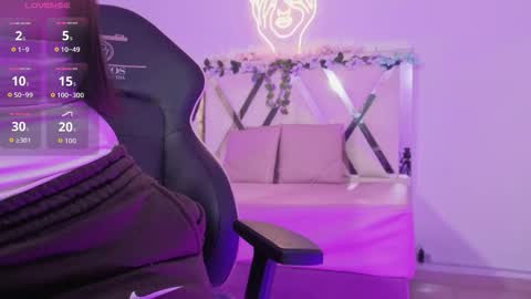 ZURY   online show from 03/20/26, 11:37