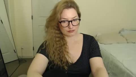 Snapshot of zuzuclaire chatting on 05/01/26, 08:46 Carly online show from 05/01/26, 08:46
