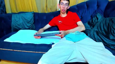 Zyro Nigth online show from 10/24/25, 07:43