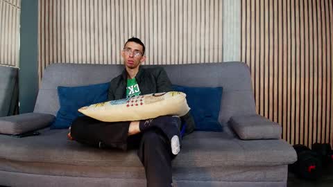 Zyro Nigth online show from 12/22/25, 07:33