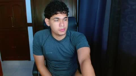 Snapshot of zyrosxk chatting on 04/25/26, 06:27 antonio felipe online show from 04/25/26, 06:27