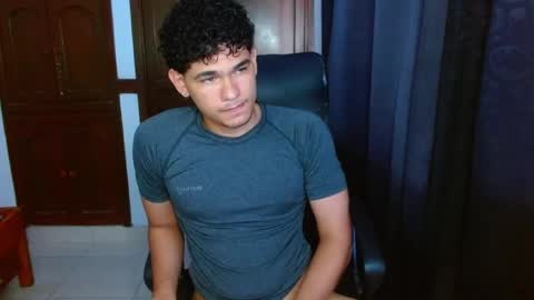Snapshot of zyrosxk chatting on 04/26/26, 12:36 antonio felipe online show from 04/26/26, 12:36