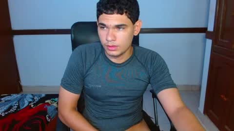 Snapshot of zyrosxk chatting on 05/23/26, 08:07 antonio felipe online show from 05/23/26, 08:07