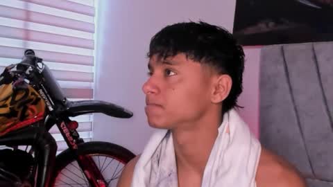 zyzz_1812 online show from 11/03/25, 05:36