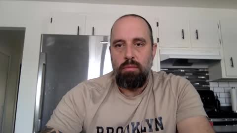 Snapshot of zzman9 chatting on 12/20/24, 03:31 ZZMan online show from 12/20/24, 03:31