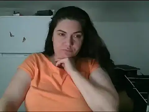 Snapshot of Squirtlady38 chatting on 12/30/24, 02:20 Squirtlady38 online show from 12/30/24, 02:20