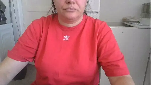 Snapshot of Squirtlady38 chatting on 10/16/25, 12:17 Squirtlady38 online show from 10/16/25, 12:17