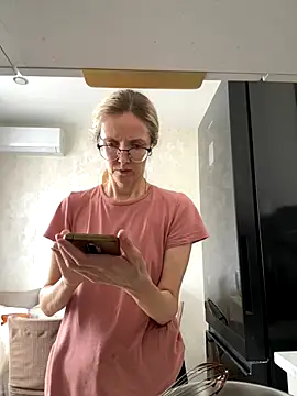 angelmommu online show from 10/30/25, 08:16