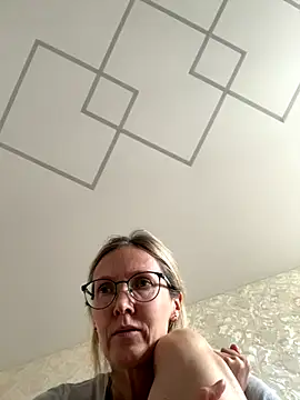 angelmommu online show from 11/14/25, 10:03