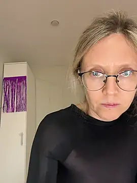 angelmommu online show from 02/22/26, 07:45